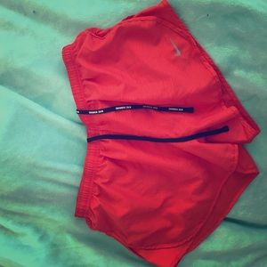 Nike coral shorts✅